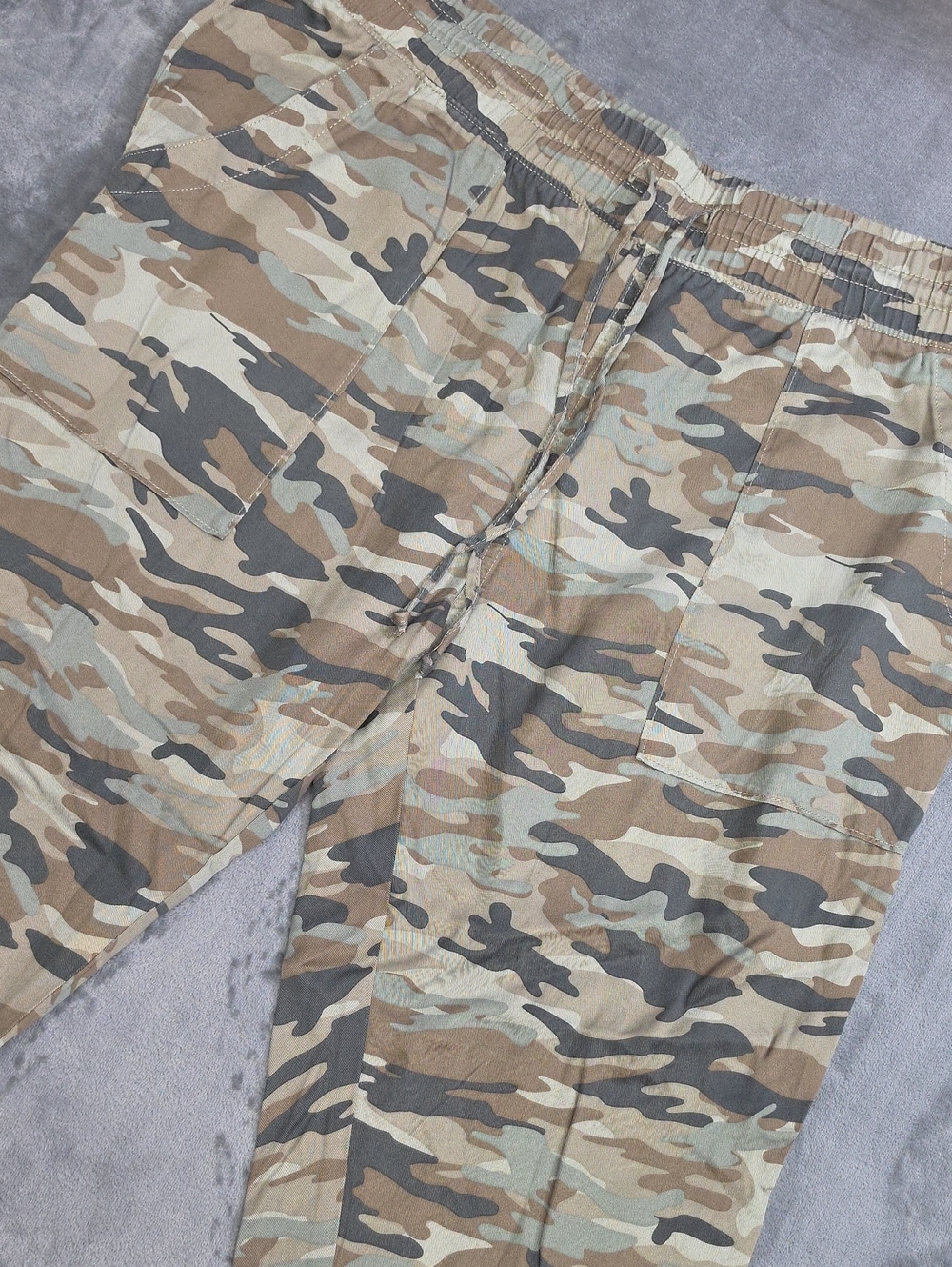 GAP XL Camo Drawstring Track Pants in Tan, Green, Black